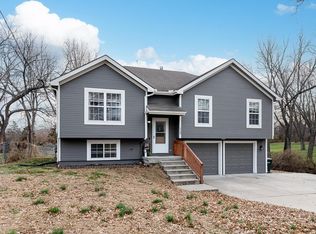 1209 Washington St, Leavenworth, KS 66048
