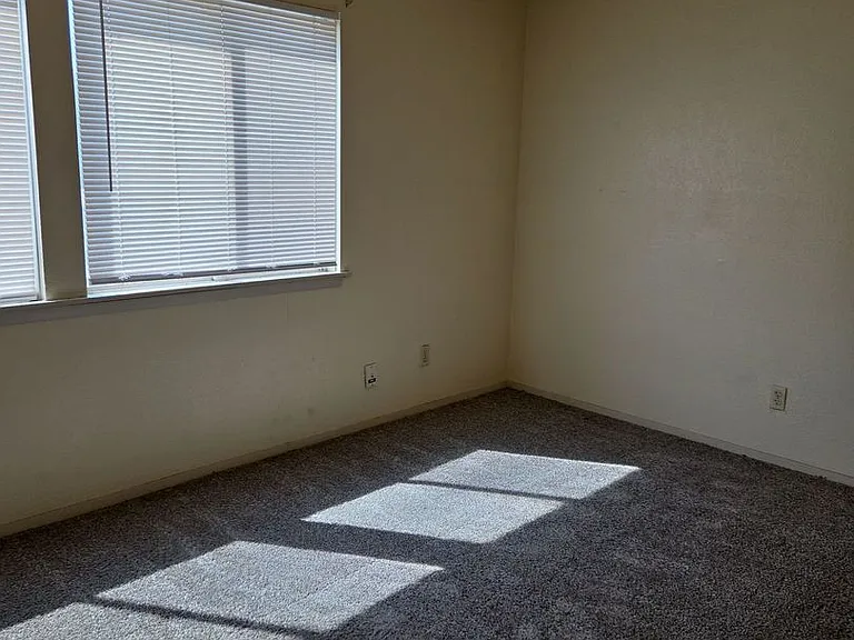 Cimarron Apartments — Photo 52