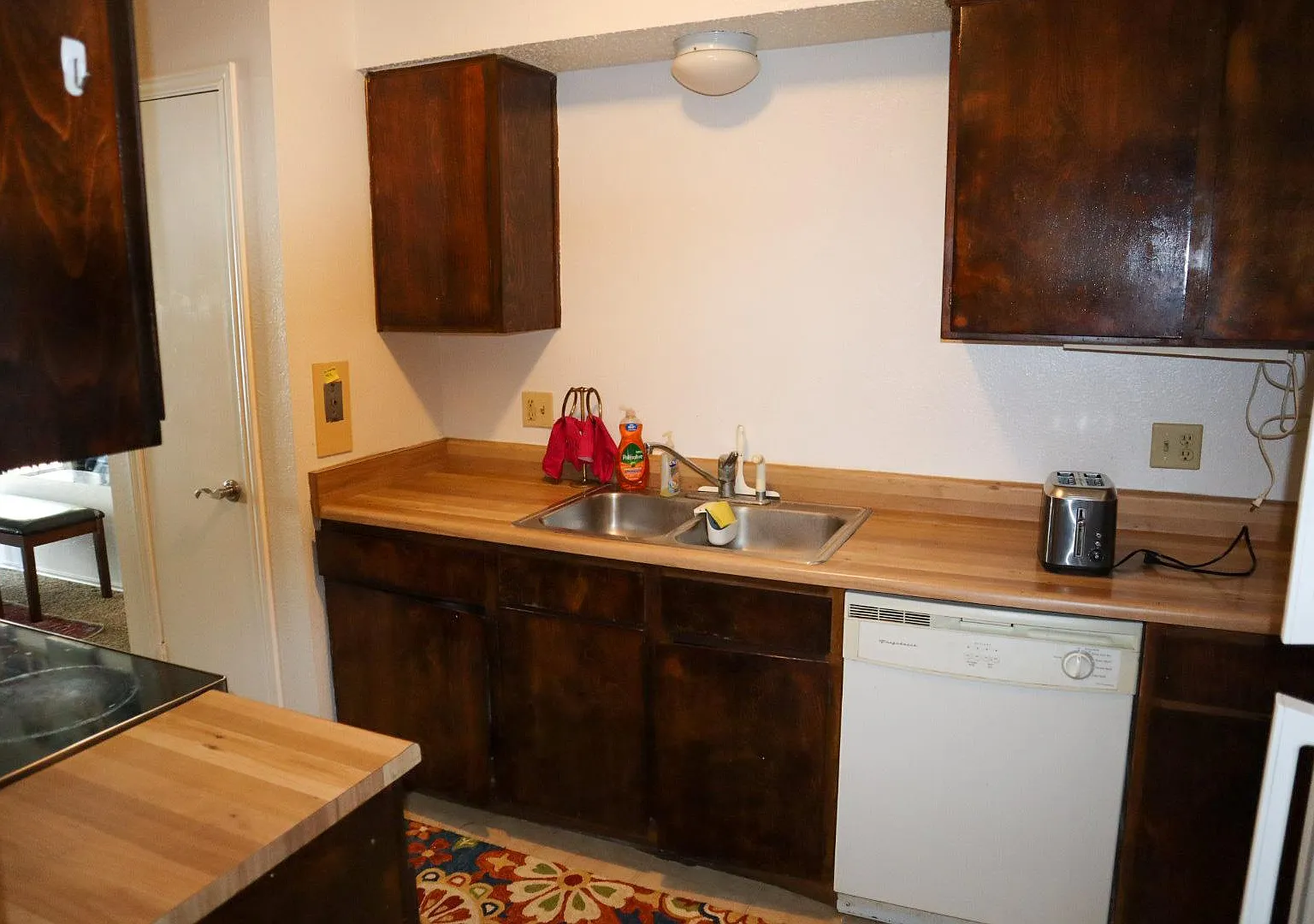2 bed, 993 sqft, $1,400 — Photo 2