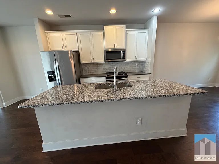 3782 Oxford Cir — Photo 6