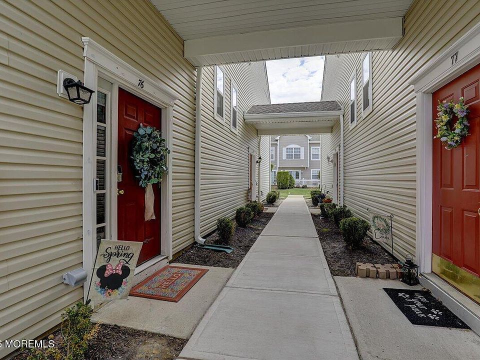 1st image of 76 Shinnecock Hills Court #1000