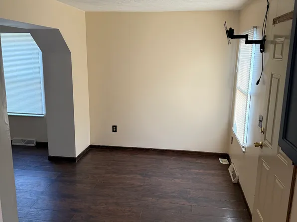 1042 Ansel Rd, Cleveland, OH 44103