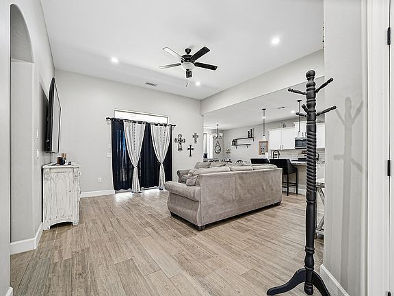 5th image of 3811 Selman Ct