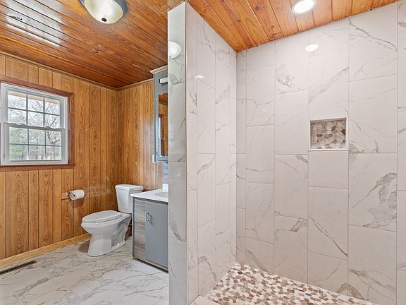 2nd image of 849 Old Lennon Rd SE