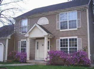 640 White Oak Ln, Bartlett, IL 60103