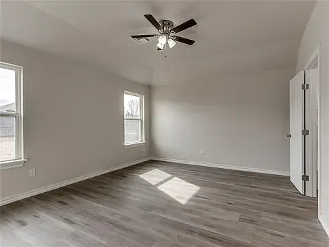 11112 NW 99th St — Photo 12