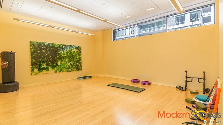 Sold by Modern Spaces | media 9