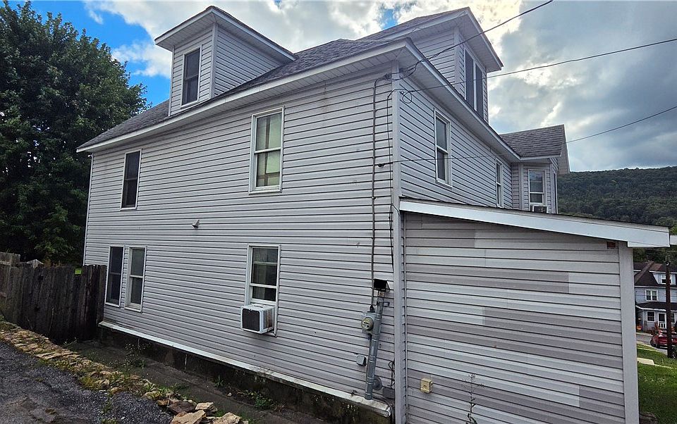1st image of 412 Church St