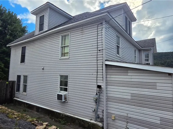 412 Church St, South Fork, PA 15956