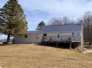 7415 Weeman Rd, Bellaire, MI 49615