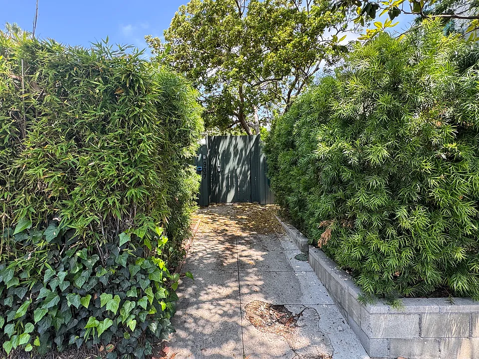 937 E California Blvd #6