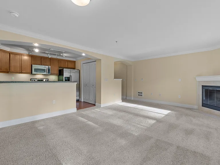Villaggio on Yarrow Bay — Photo 14