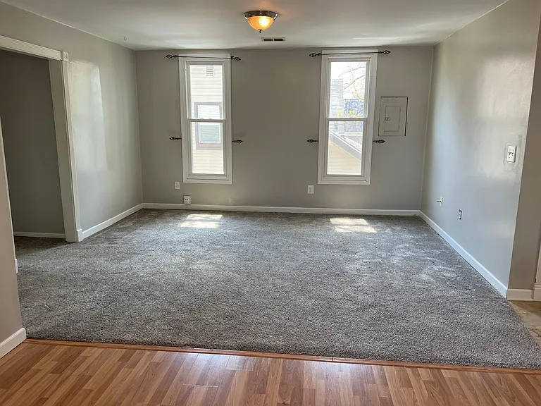 1361 Portland Ave NE #2 — Photo 7