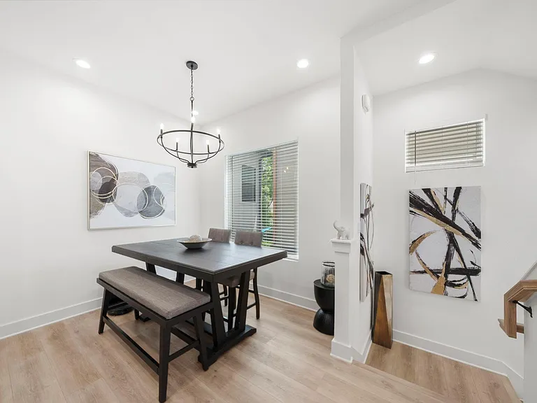 1503 Evelyn St — Photo 8