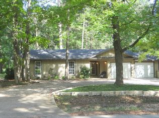 350 Greenbriar Trl, Holly Lake Ranch, TX 75765