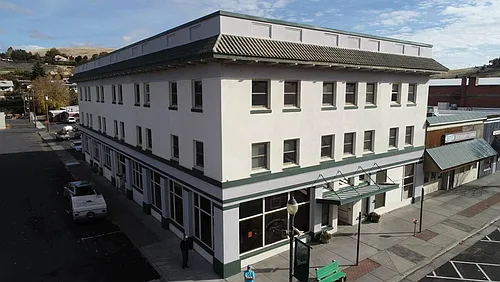 190 N Main St Photo 1