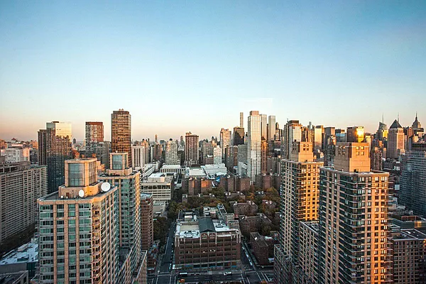 Sold by BLU Real Estate | media 6