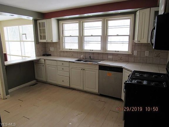 4th image of 4940 E Woodcrest Dr
