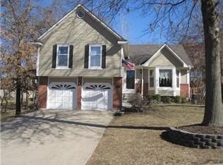 7713 Darnell St, Lenexa, KS 66216