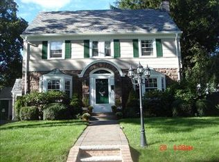 121 Dora Ave, Waldwick, NJ 07463