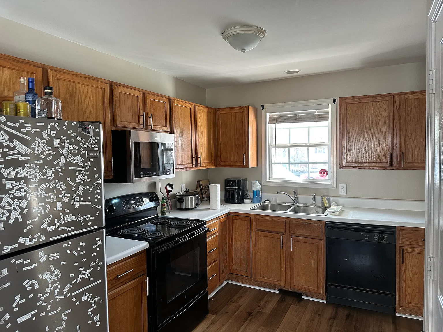 3 bed, 2.5 bath, 1420 sqft, $750 — Photo 3