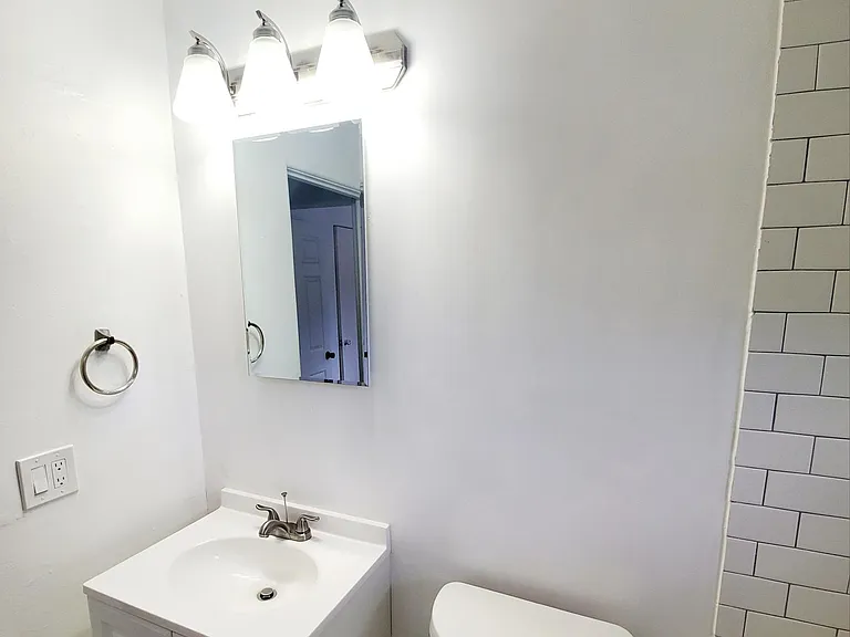 117 E Plum St #117 — Photo 5