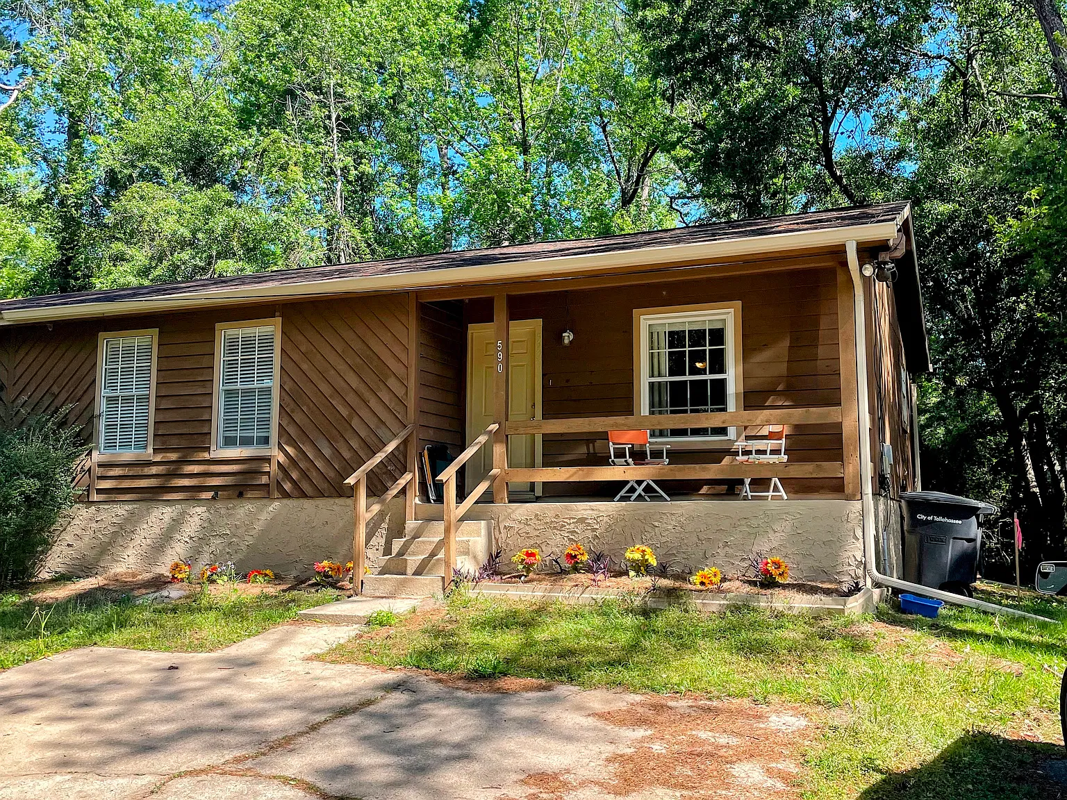 590 Pasco Ct — Photo 2