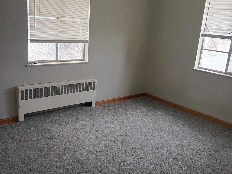 460 N Broadway St #4 — Photo 5