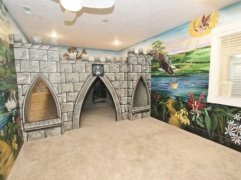 2291 N Greenview Ct — Photo 29