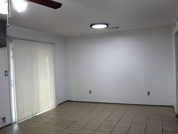 5th image of 2601 Courtleigh Dr