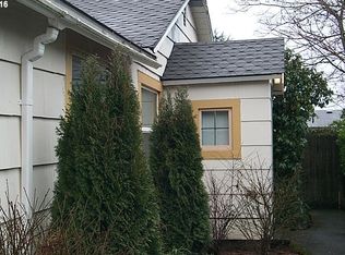 10814 SE Powell Blvd, Portland, OR 97266