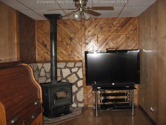 3rd image of 662 Georges Creek Dr
