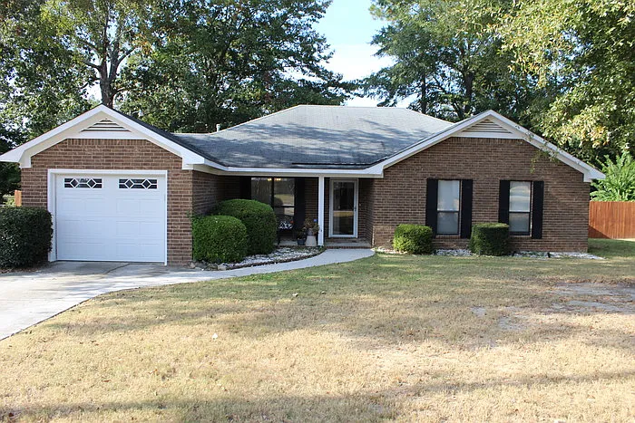1015 Country Place Dr