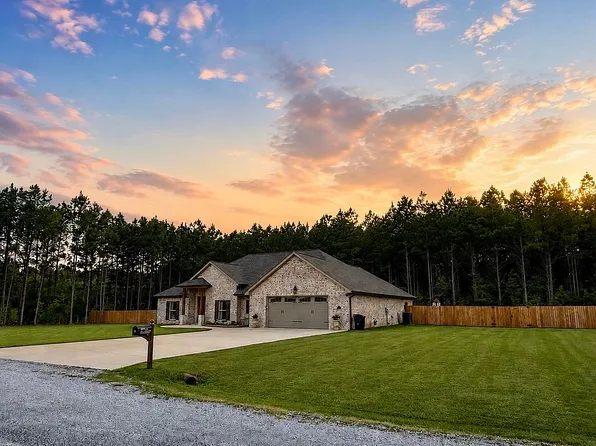 37 Jude Ln, Caledonia, MS 39740