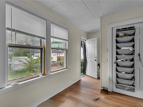5th image of 2523 Falls St