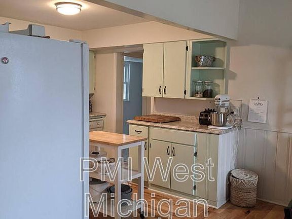5th image of 103 Fitzhugh Ave SE #1