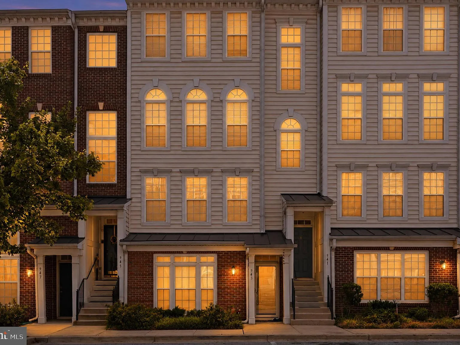 Watkins Place Se — Photo 1