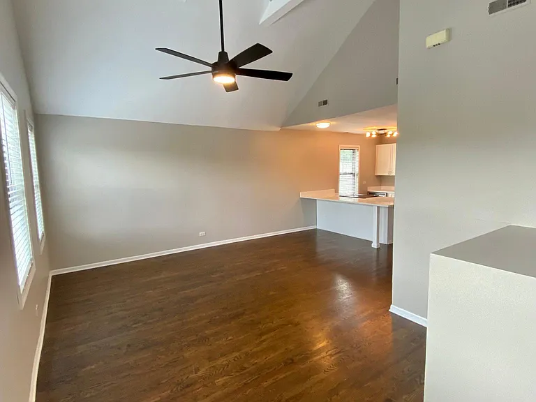 702 N Noble St #2 — Photo 3