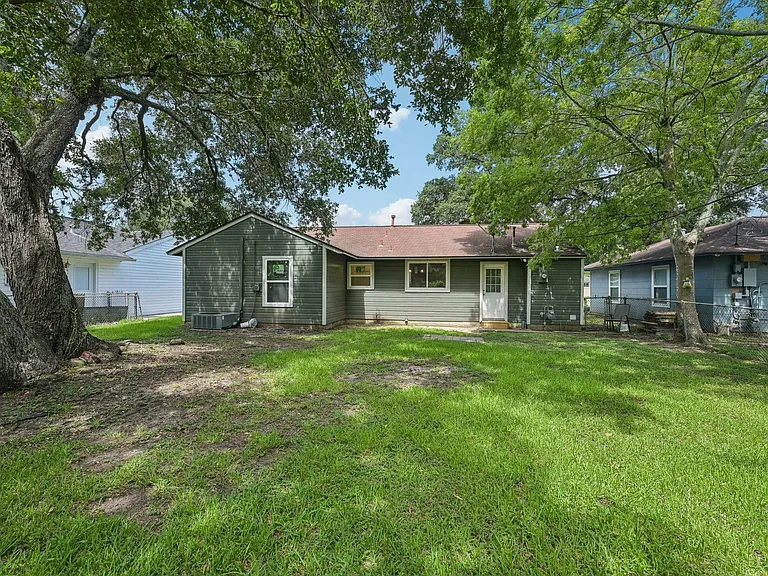 317 Redwood St — Photo 32