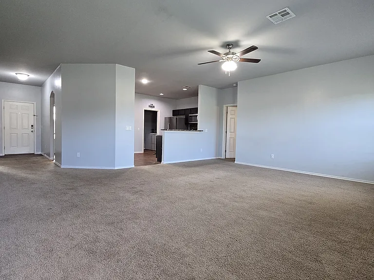 2701 Red Pine Cir — Photo 5
