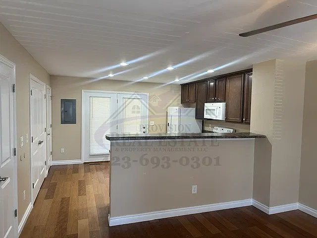 Great 2 Br 1.5Ba Townhouse — Photo 4