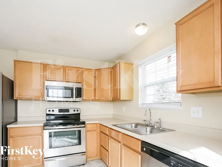 10883 Ashwood Dr — Photo 8
