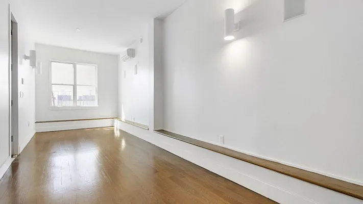 Rented by Nooklyn NYC LLC | media 41