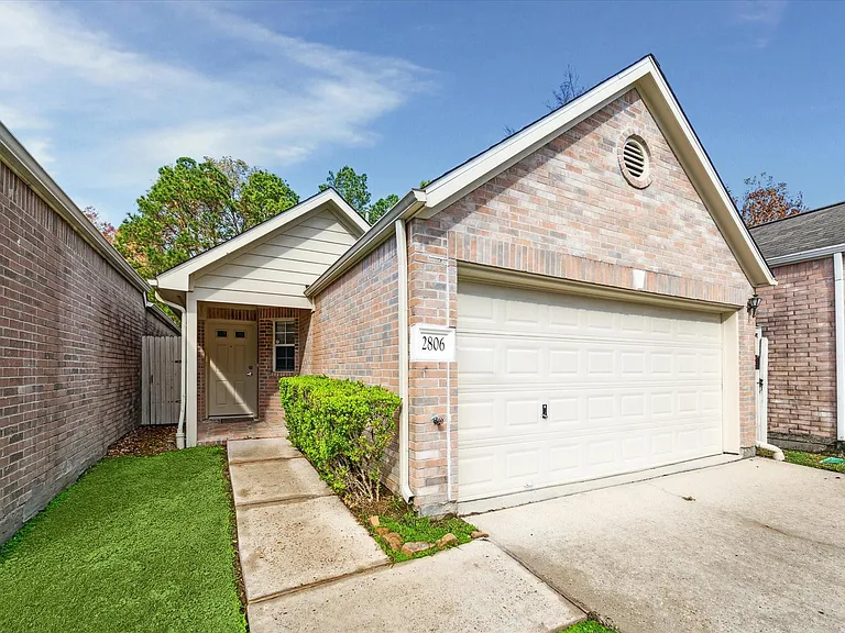 2806 Crescent Star Rd — Photo 1