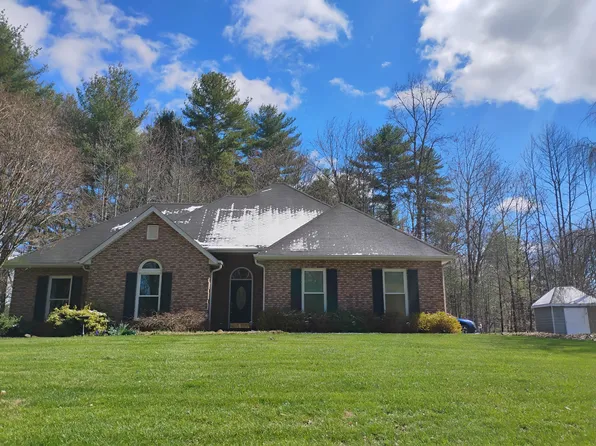 28 Shady Bluff Ln, Weaverville, NC 28787