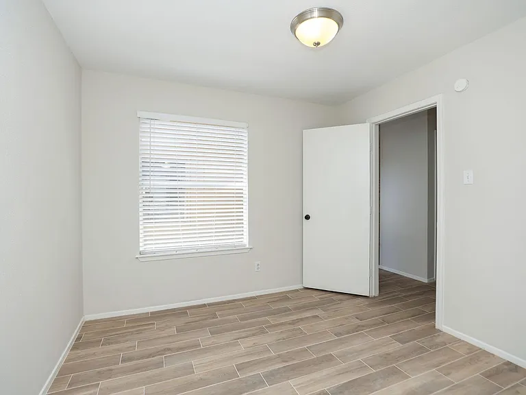 22318 Fincastle Dr — Photo 28