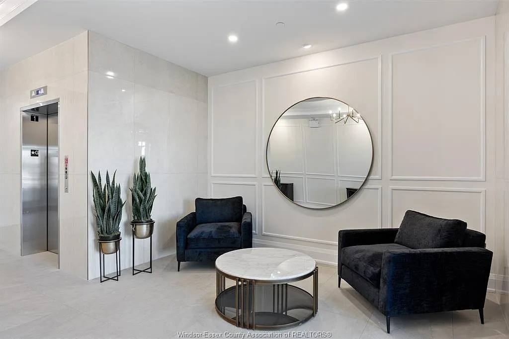 2 bed, 2.0 bath, 1240 sqft, $2,650 — Photo 2