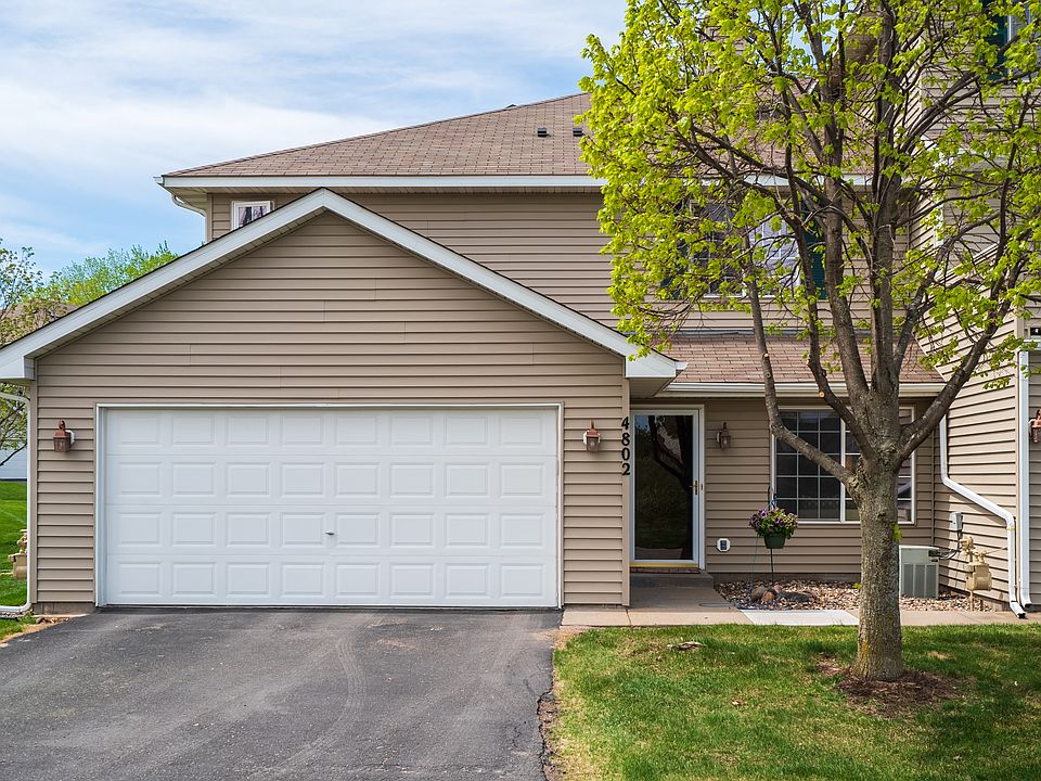 Bright and sunny end unit 