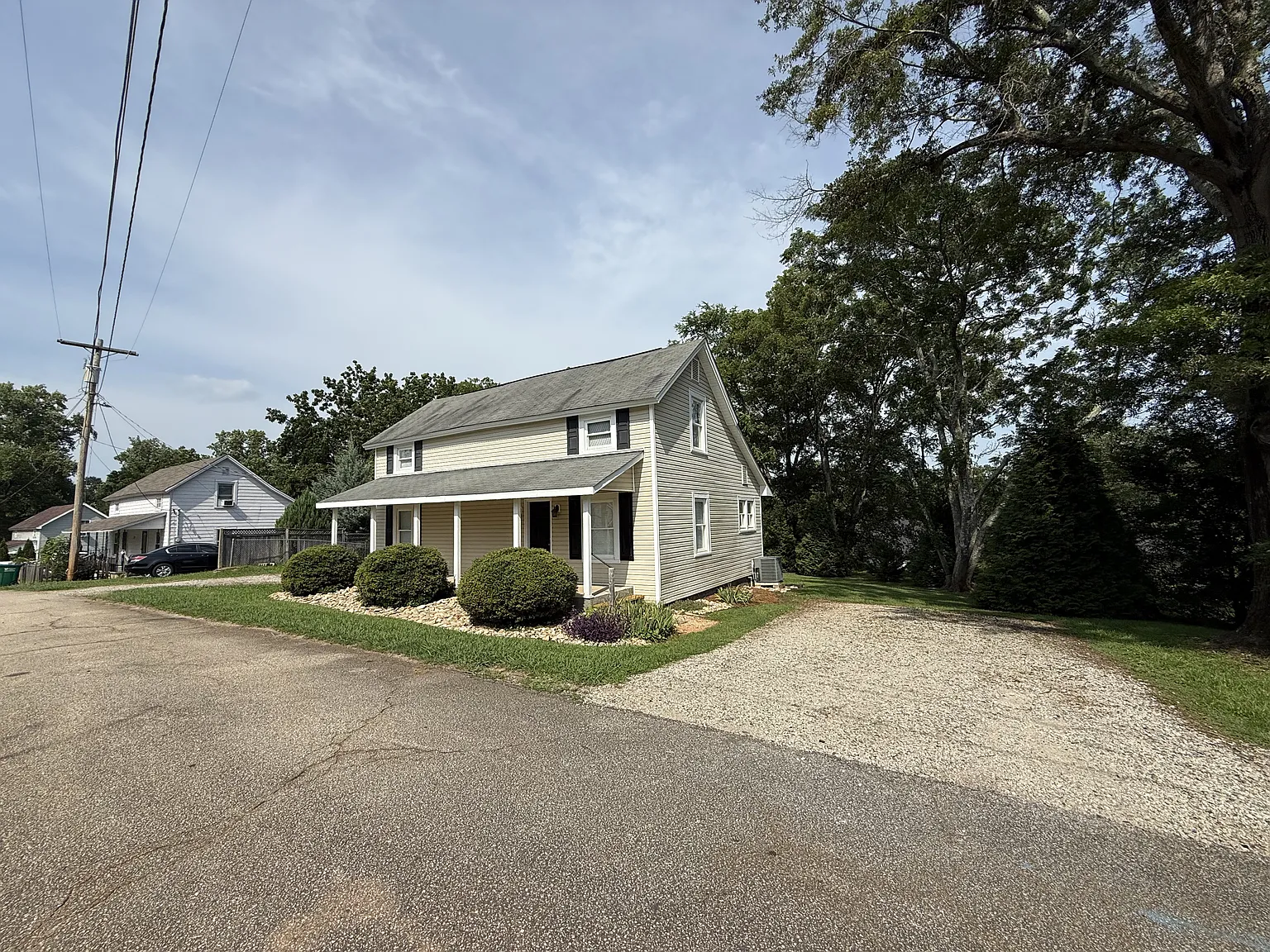 3 bed, 1282 sqft, $1,600 — Photo 2