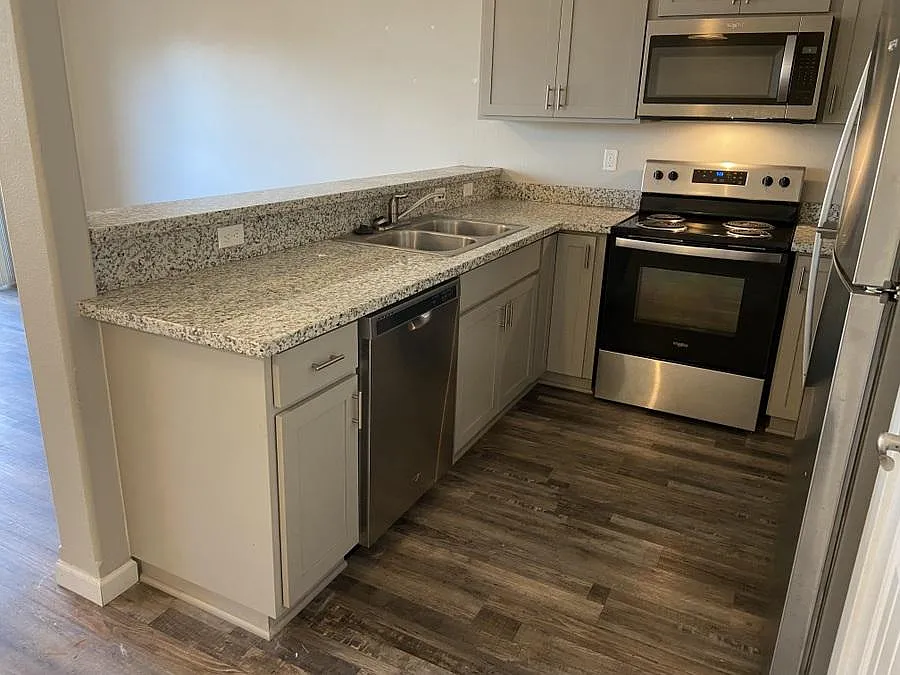 3 bed, 2.5 bath, 1367 sqft, $2,250 — Photo 4